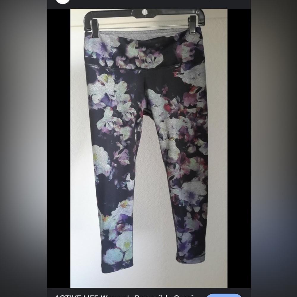 ACTIVE LIFE Women's Reversible Capri Length Crop Yoga Pants Gray/Floral  S/M